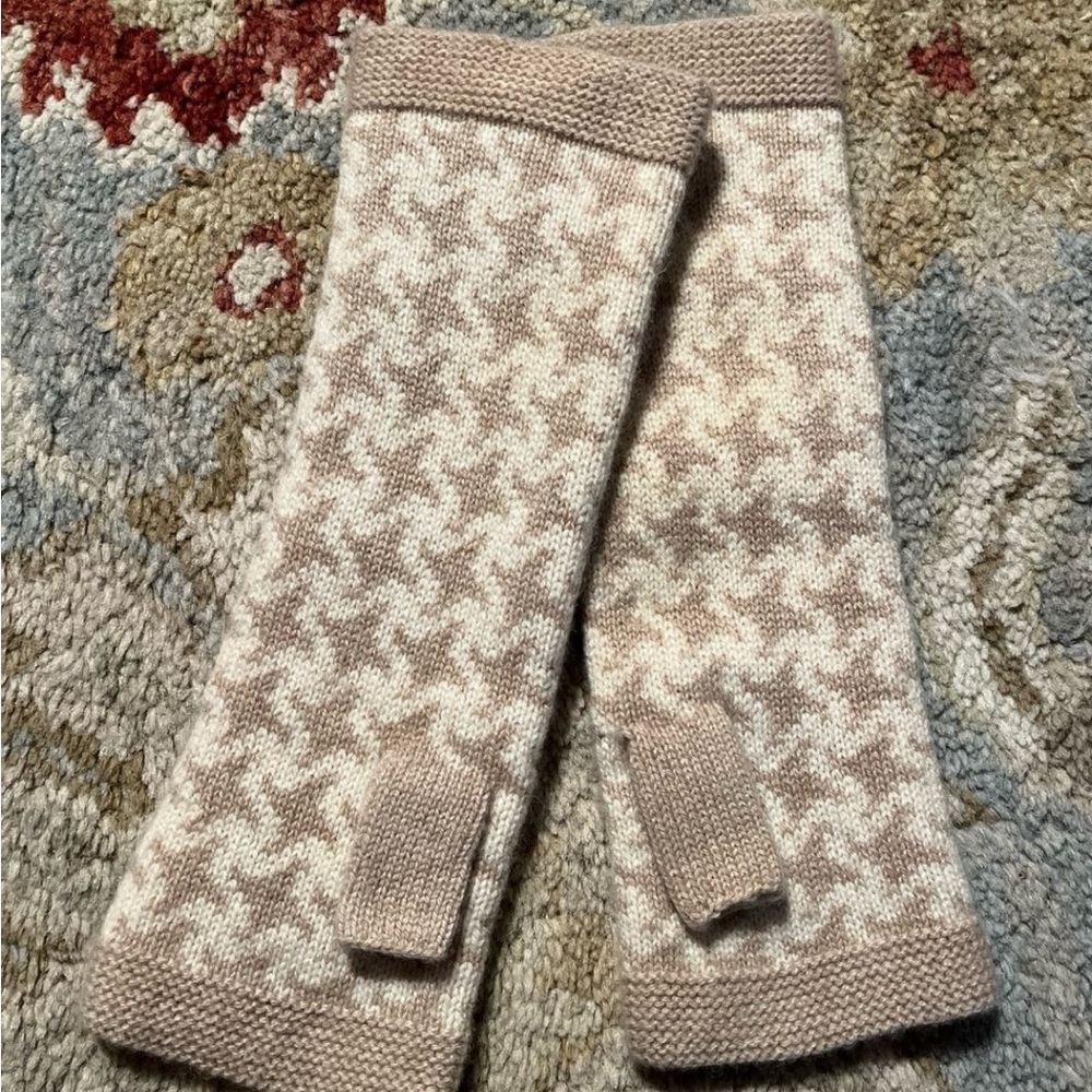 Pure Soft Warm Cashmere Fingerless Checked  Mid-Arm Gloves NWOT
